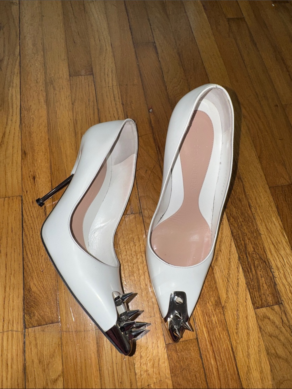 Alexander McQueen punk stud pumps pointed toe heels white silver studded 40
